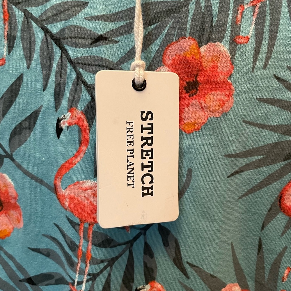 Free Planet Size Small flamingo T-shirt - Picture 2 of 6